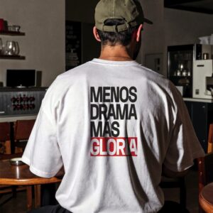 Camiseta "menos drama más Gloria"